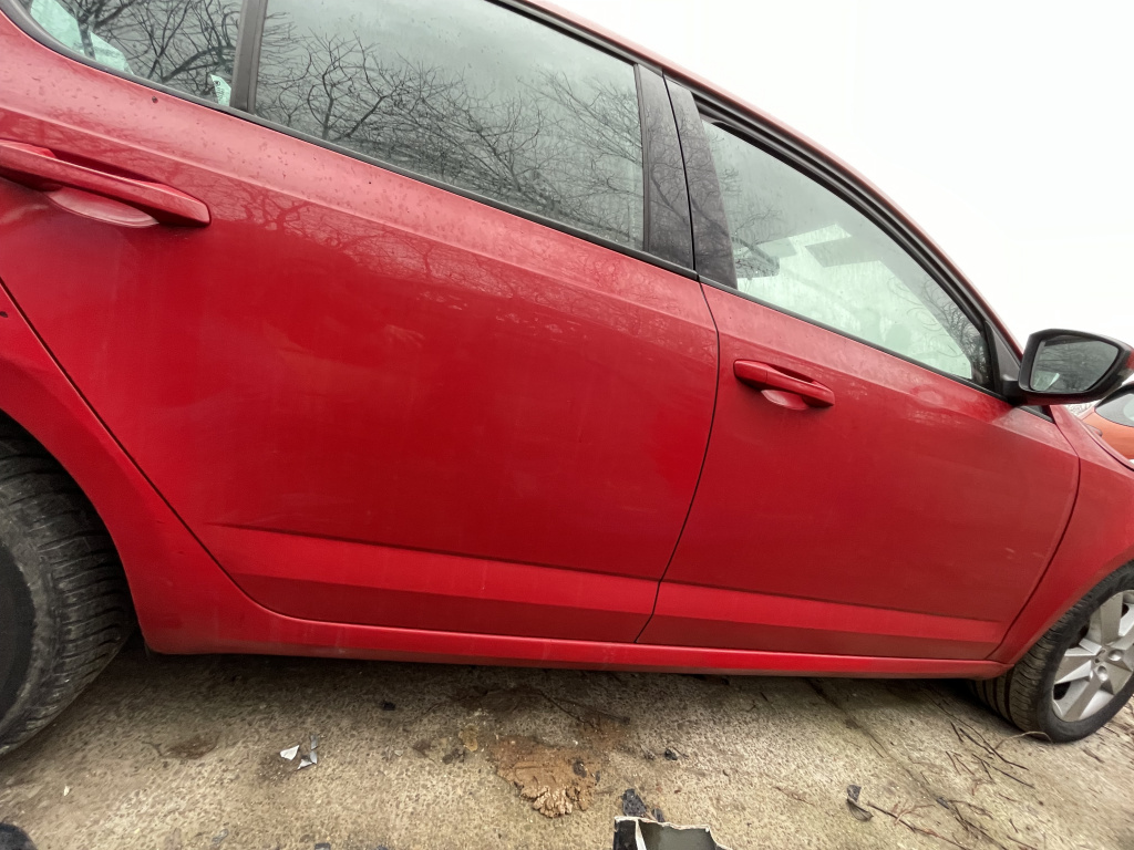 Prag dreapta tabla Skoda Octavia 3 1.6 Motorina 2014