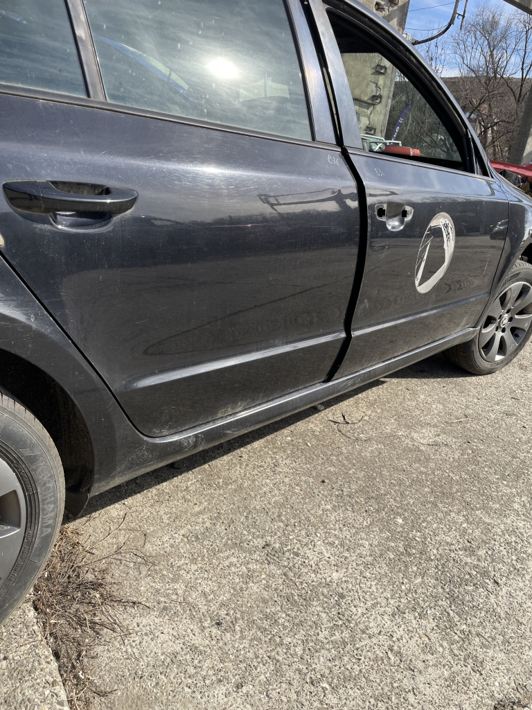 Prag dreapta tabla Skoda Superb 2 Berlina 2014