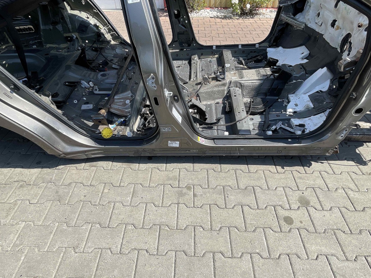 PRAG DREAPTA TOYOTA AVENSIS - - (2015 2018)