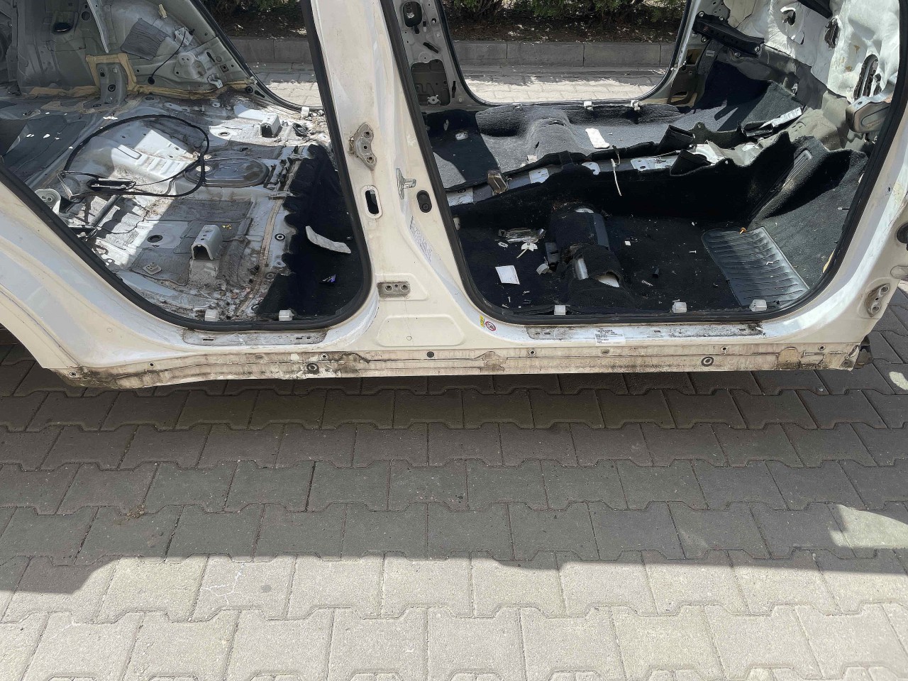 PRAG DREAPTA TOYOTA AVENSIS AVENSIS - - (2012 2015)