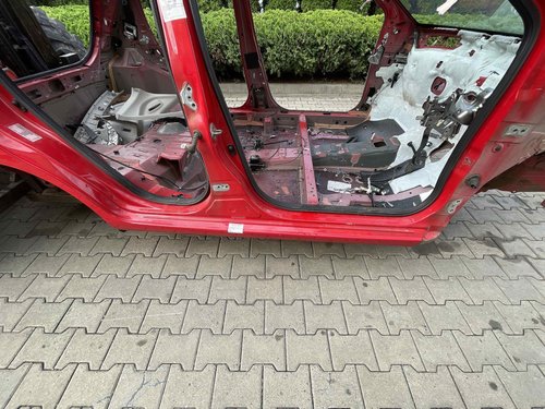 PRAG DREAPTA TOYOTA AYGO AYGO - - (2014 2018)