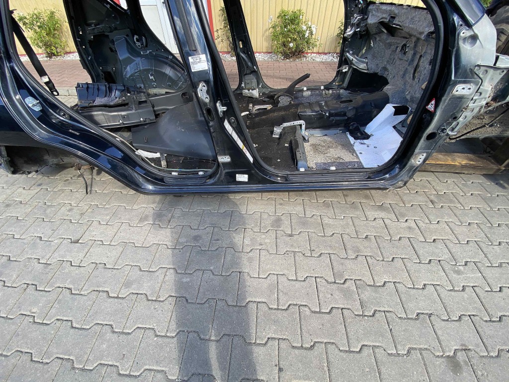 PRAG DREAPTA TOYOTA RAV4 - - (2010 2012)
