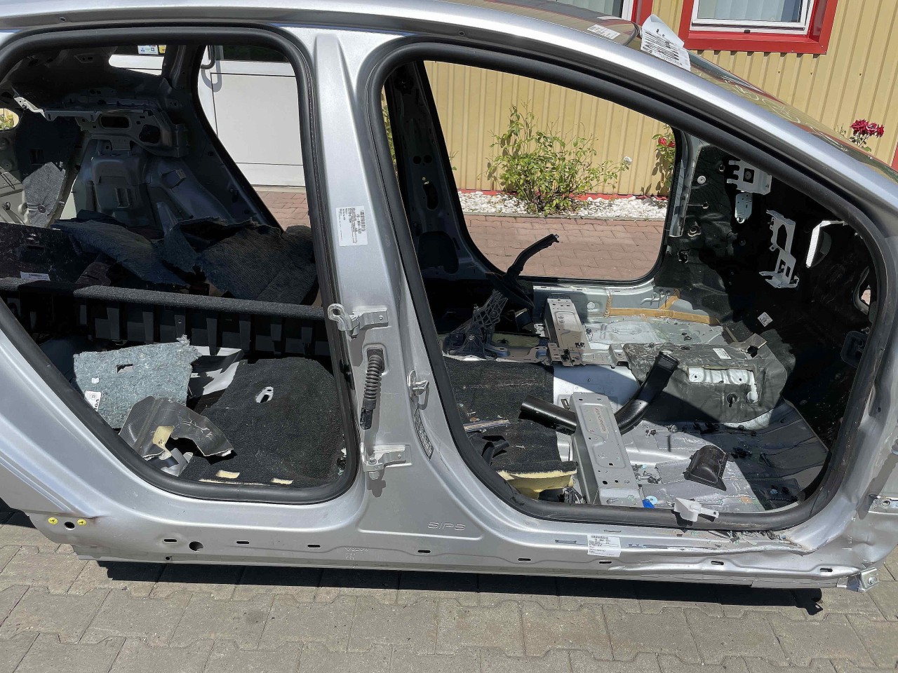 PRAG DREAPTA VOLVO V40 - - (2012 2016)