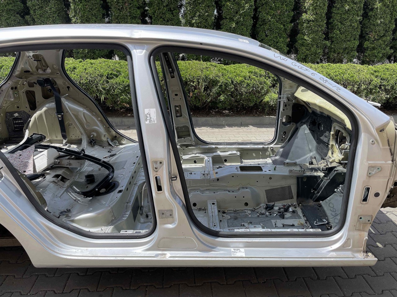 PRAG DREAPTA VW GOLF VI - - (2008 2012)