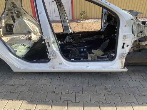 PRAG DREAPTA VW GOLF VI - - (2008 2012)