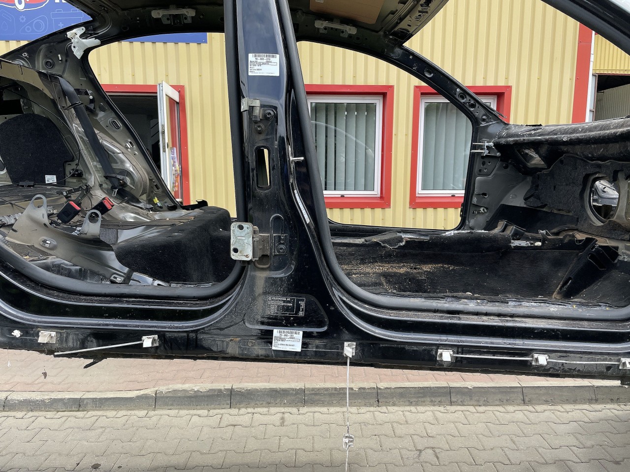 PRAG DREAPTA VW PASSAT PASSAT - - (2010 2015)