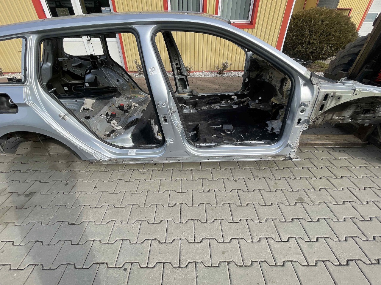 PRAG DREAPTA VW PASSAT PASSAT - - (2014 2019)