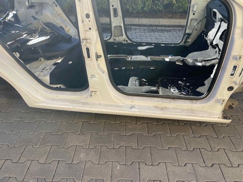 PRAG DREAPTA VW UP - - (2011 2016)