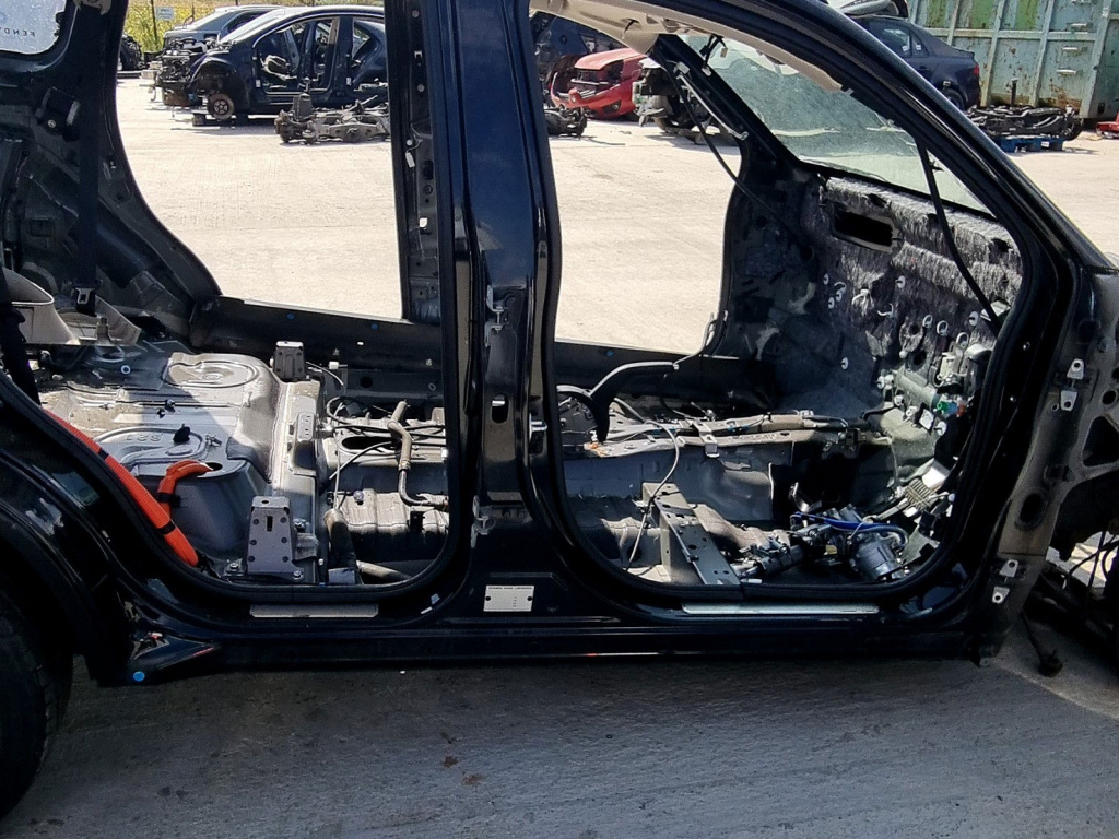 Prag lateral dreapta MITSUBISHI Outlander II [Fabr 2006-2015] 2.0 Hybrid 4B11 149KW / 203CP