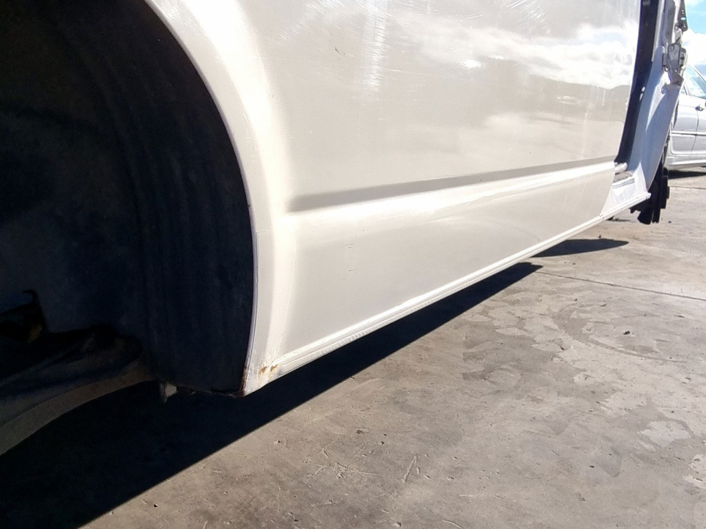 Prag lateral dreapta Volkswagen Transporter 5 (7HB, 7HJ) [Fabr 2004-2013] 2.0 TDI CAAC 103 KW / 140CP
