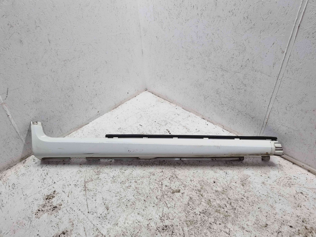 Prag lateral dreapta Volvo C30 Coupe Facelift Rdesign [Fabr 2006-2013] 30779139 61400 Ice Whit