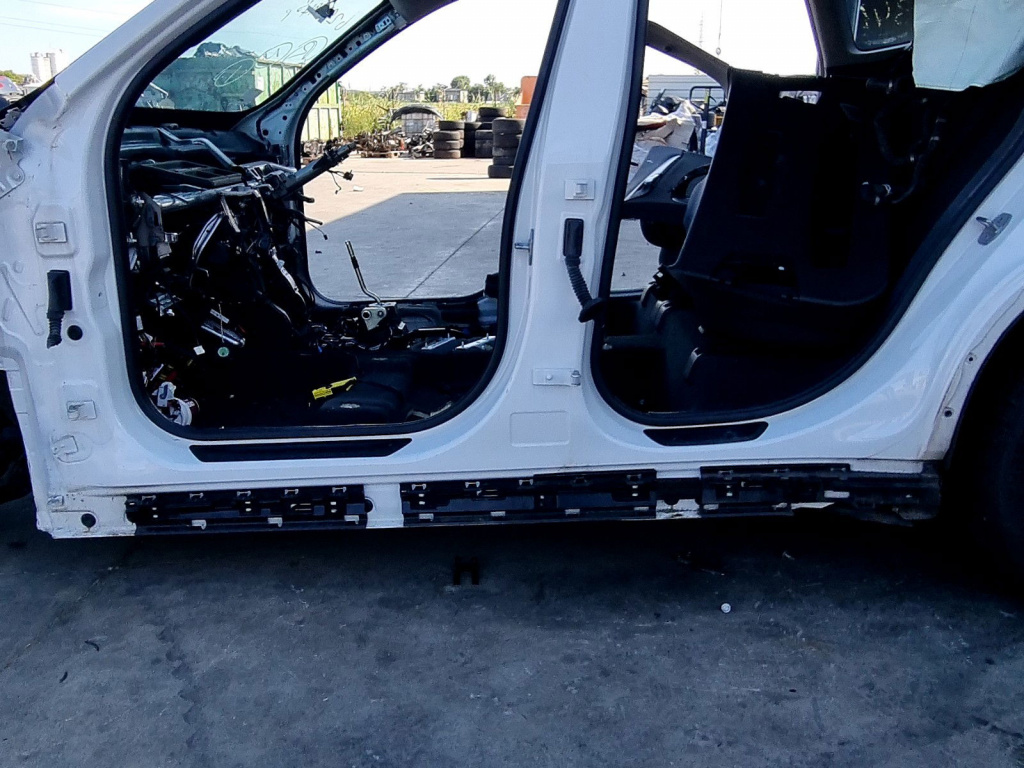 Prag lateral stanga Bmw X1 (F48) [Fabr 2