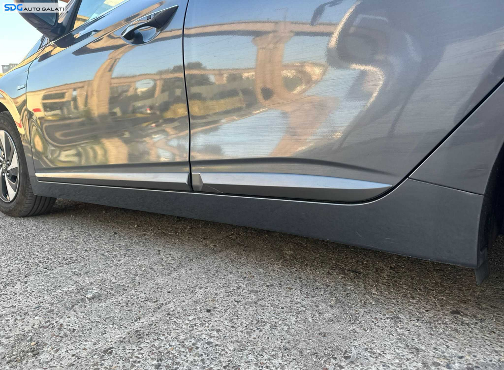 Prag Ornament Stanga Plastic Hyundai Ioniq 2016 - 2019 Culoare YT3 Stardust Gray [K6481]