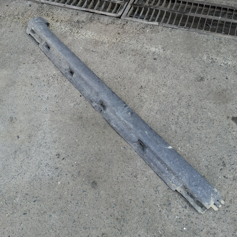 Prag Plastic Stanga Vw Passat B6 2005-2010 3C0853855B