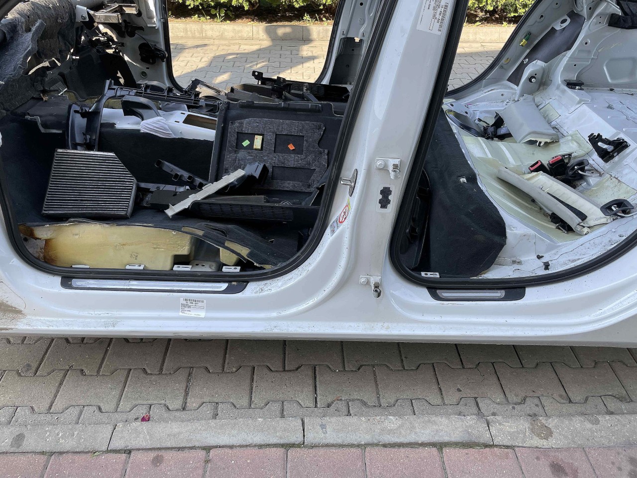 PRAG STANGA AUDI A4 - - (2012 2015)