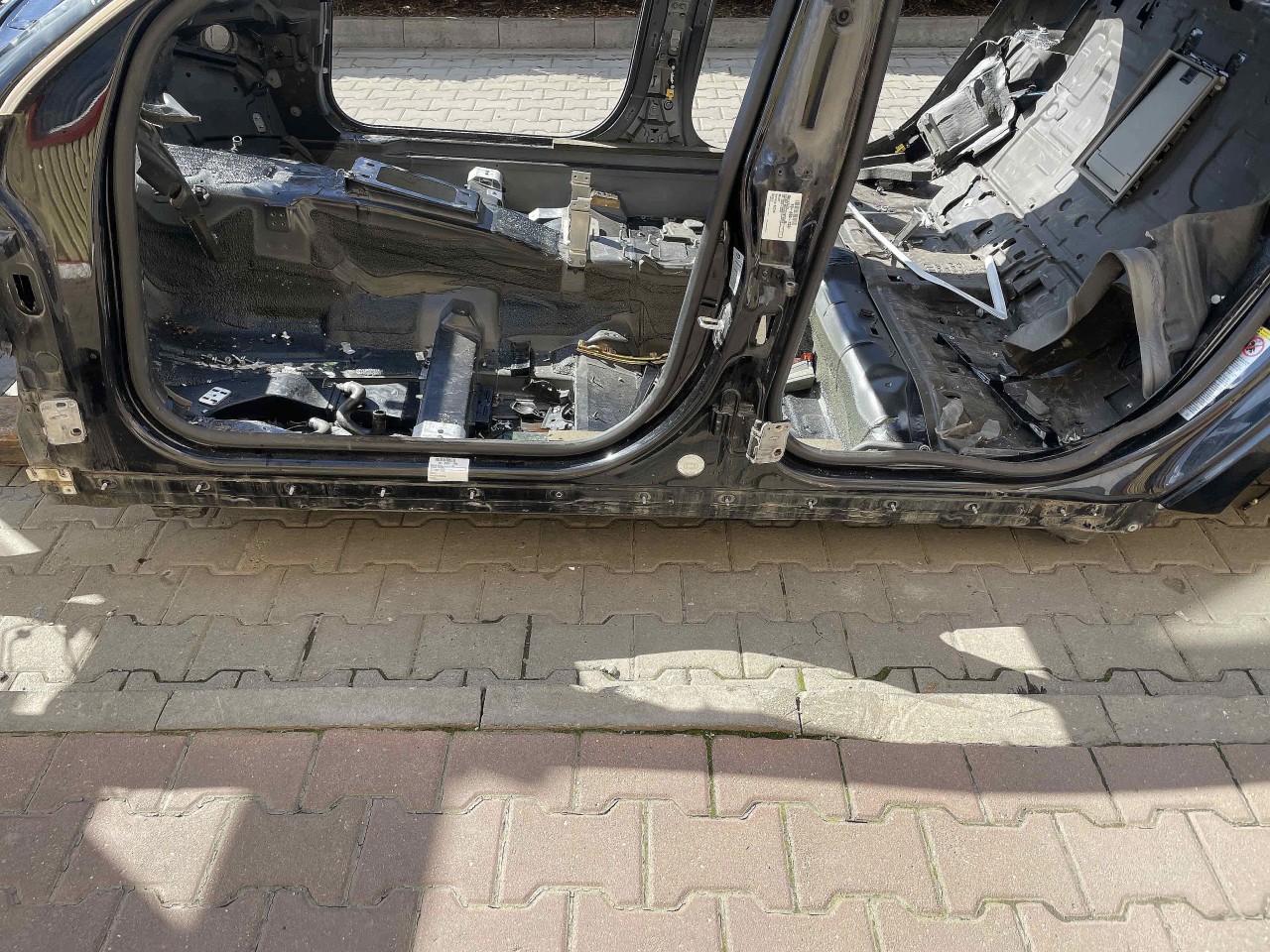 PRAG STANGA AUDI A8 - - (2002 2005)