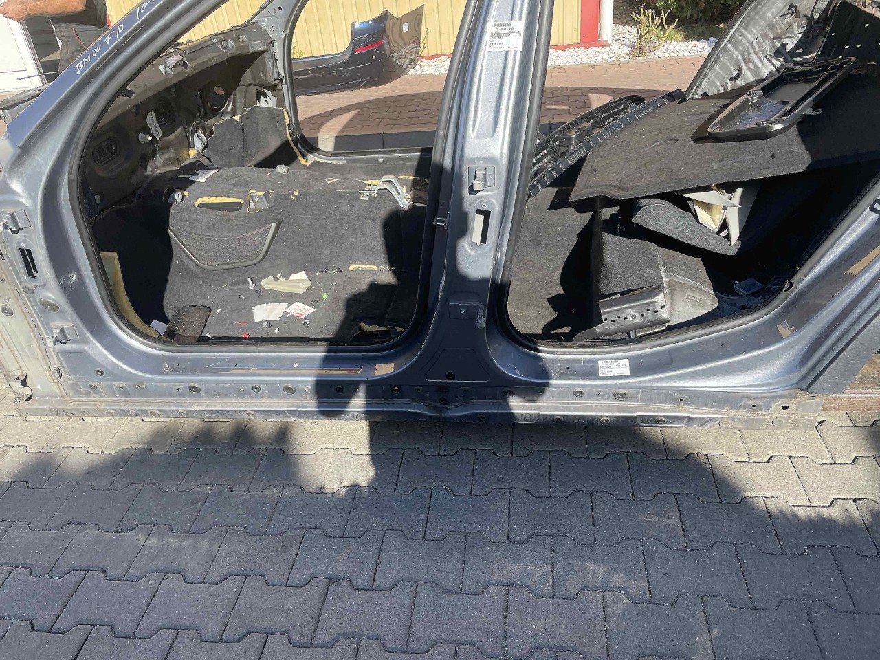 PRAG STANGA BMW SERIA 5 F 10 - - (2010 2014)