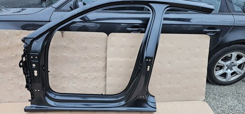 Prag stanga cu stalp A + B Audi A3 8Y 2020 2021 2022 2023