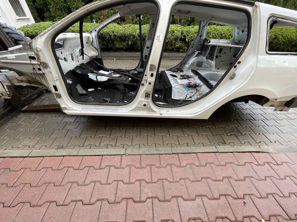 PRAG STANGA DACIA LOGAN MCV - - (2012 2016)