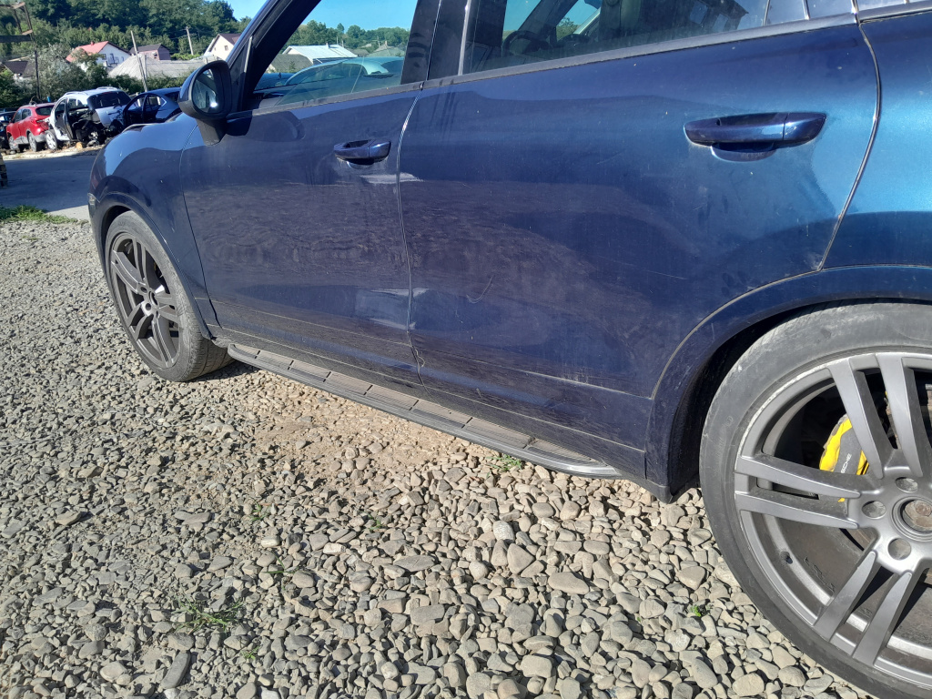 Prag stanga extensie Porsche Cayenne 2011