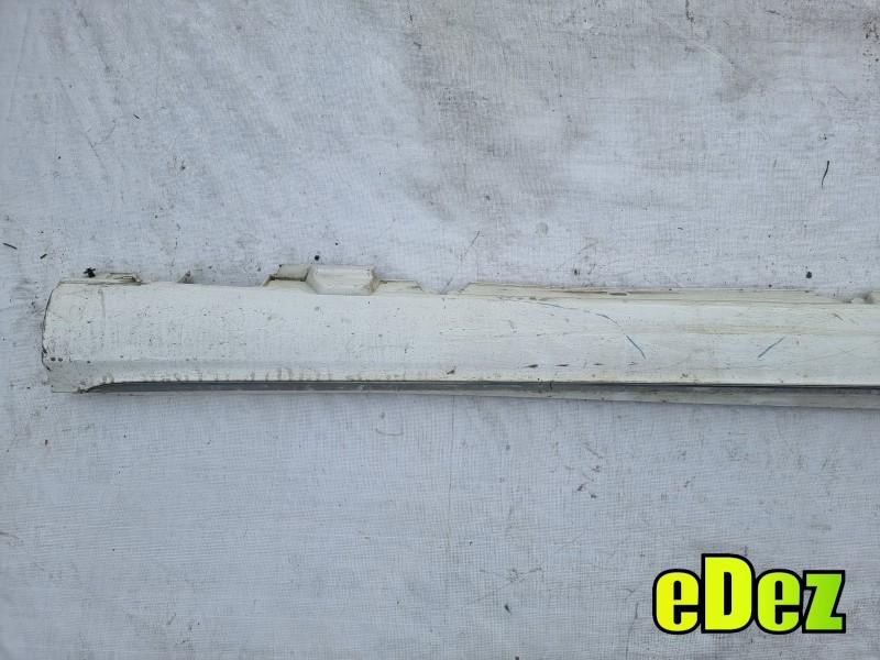 Prag stanga Mercedes C-Class (2015->) [W205] a2056900740
