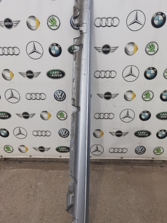 Prag stanga Mercedes C classe w205 AMG an 2021