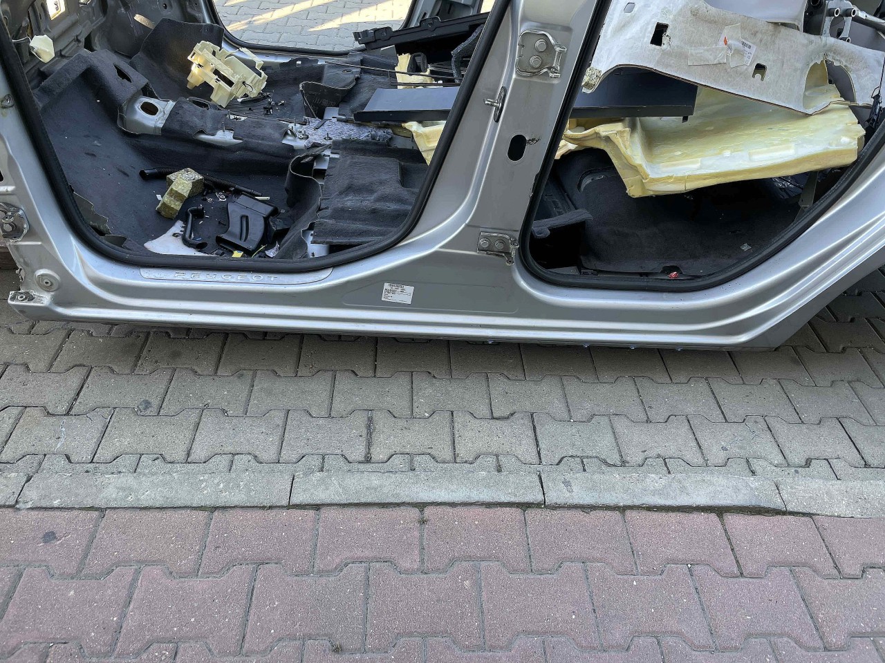 PRAG STANGA PEUGEOT 3008 3008 - - (2008 2013)