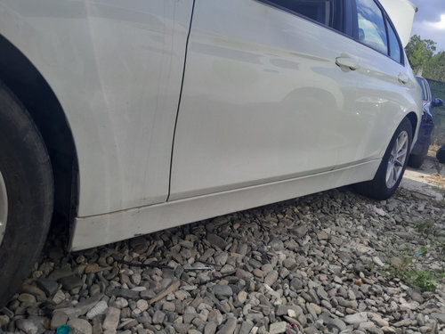 Prag stanga plastic BMW 320 F30 2.0 Motorina 2015