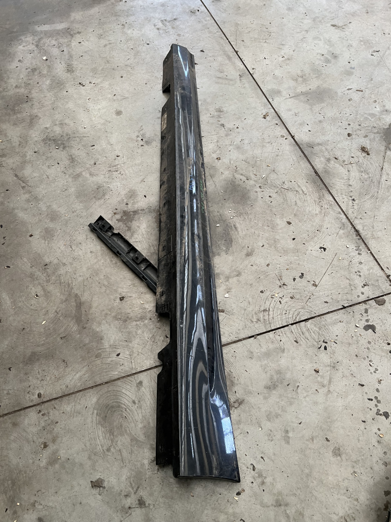 Prag stanga plastic BMW Seria 3 E90 - Motorina 2010, -