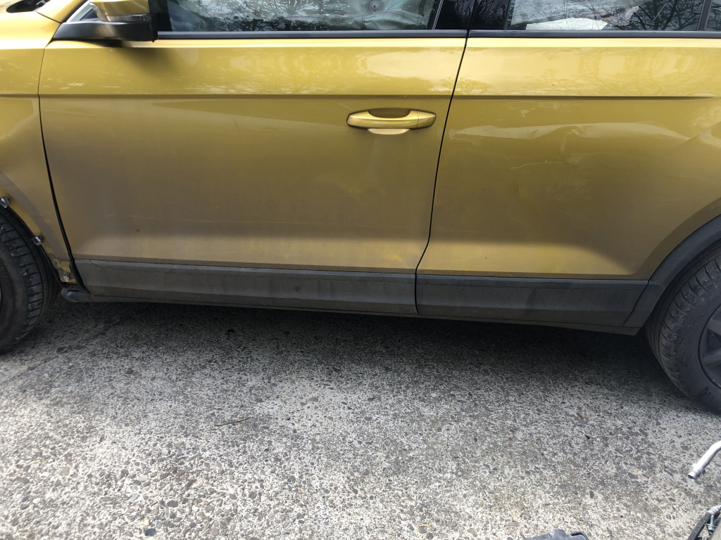 Prag stanga plastic Volkswagen T-Roc 1.5 Benzina 2018, -