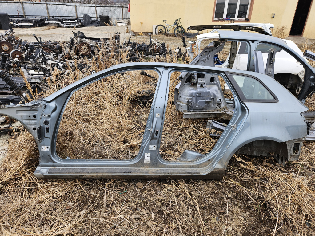 Prag stanga tabla Audi A3 8P 2008
