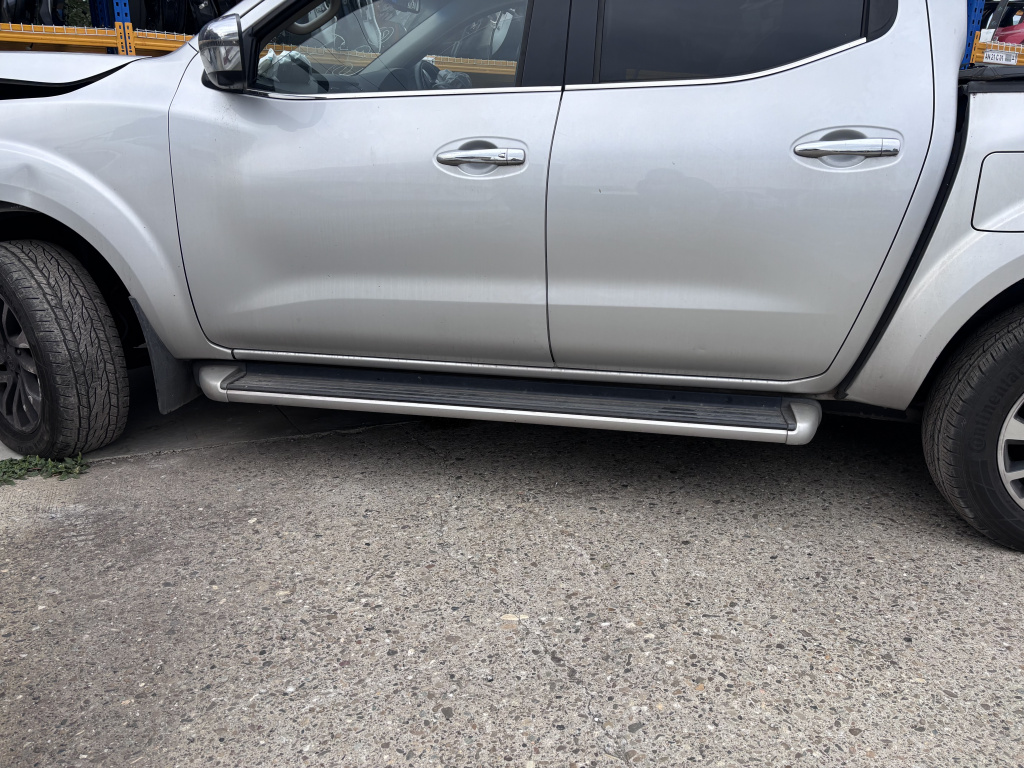 Prag stanga tabla Nissan Navara 2.3 Motorina 2016, -