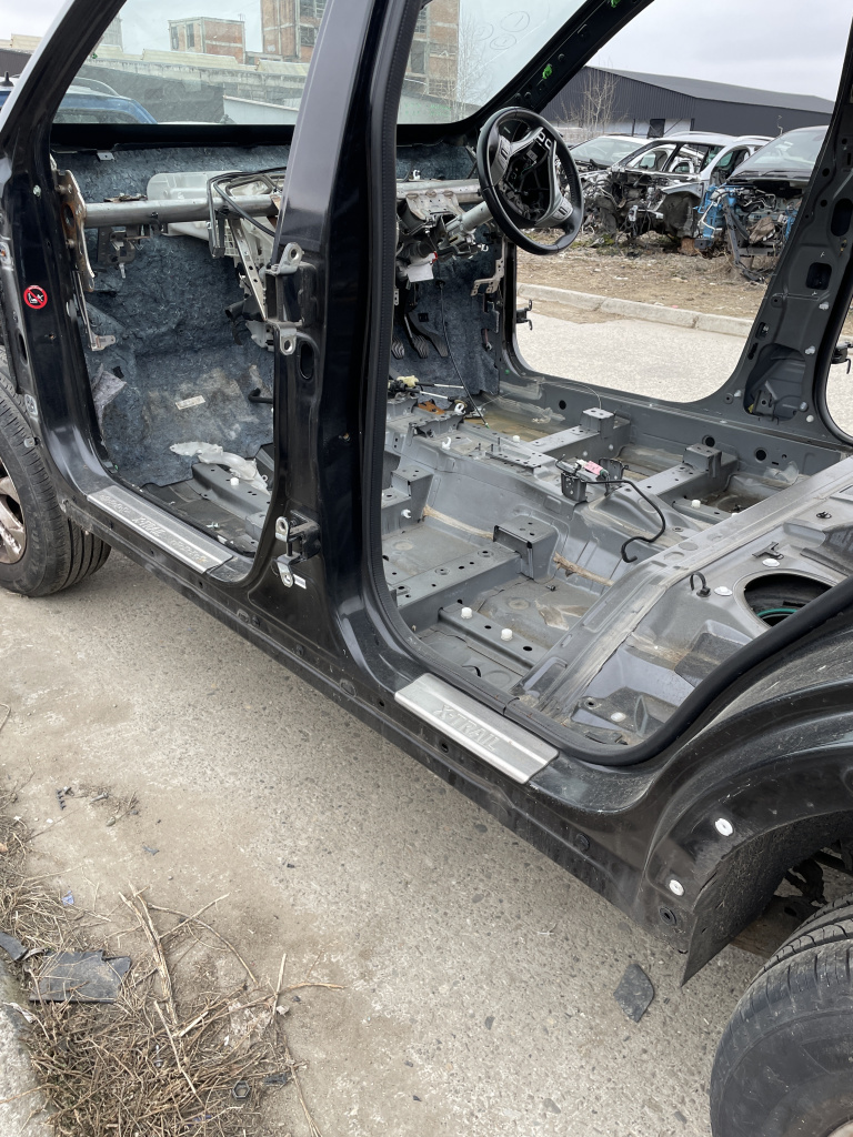 Prag stanga tabla Nissan X-Trail 2015