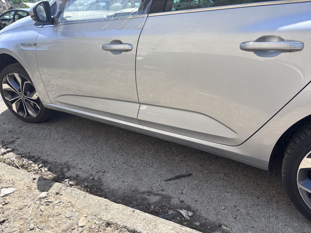 Prag stanga tabla Renault Megane 4 1.2 Benzina 2017, -