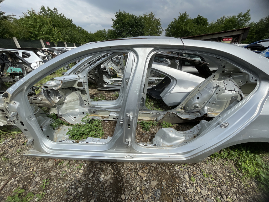 Prag stanga tabla Skoda Octavia 3 Berlina - Motorina 2016, -
