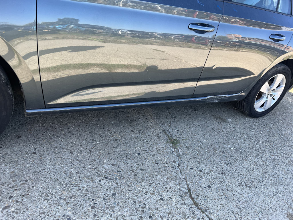 Prag stanga tabla Skoda Scala 1.5 2020, CU DEFECT
