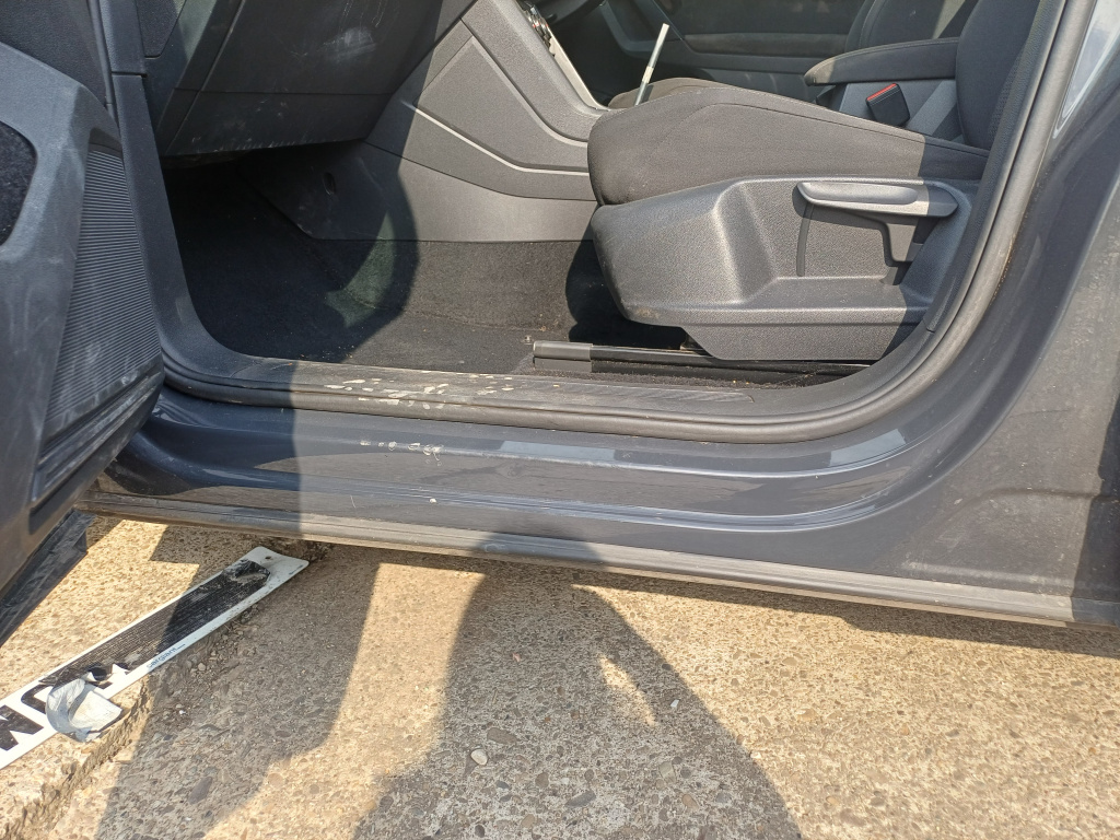 Prag stanga tabla Volkswagen Tiguan 2.0 Motorina 2017, CU DEFECT