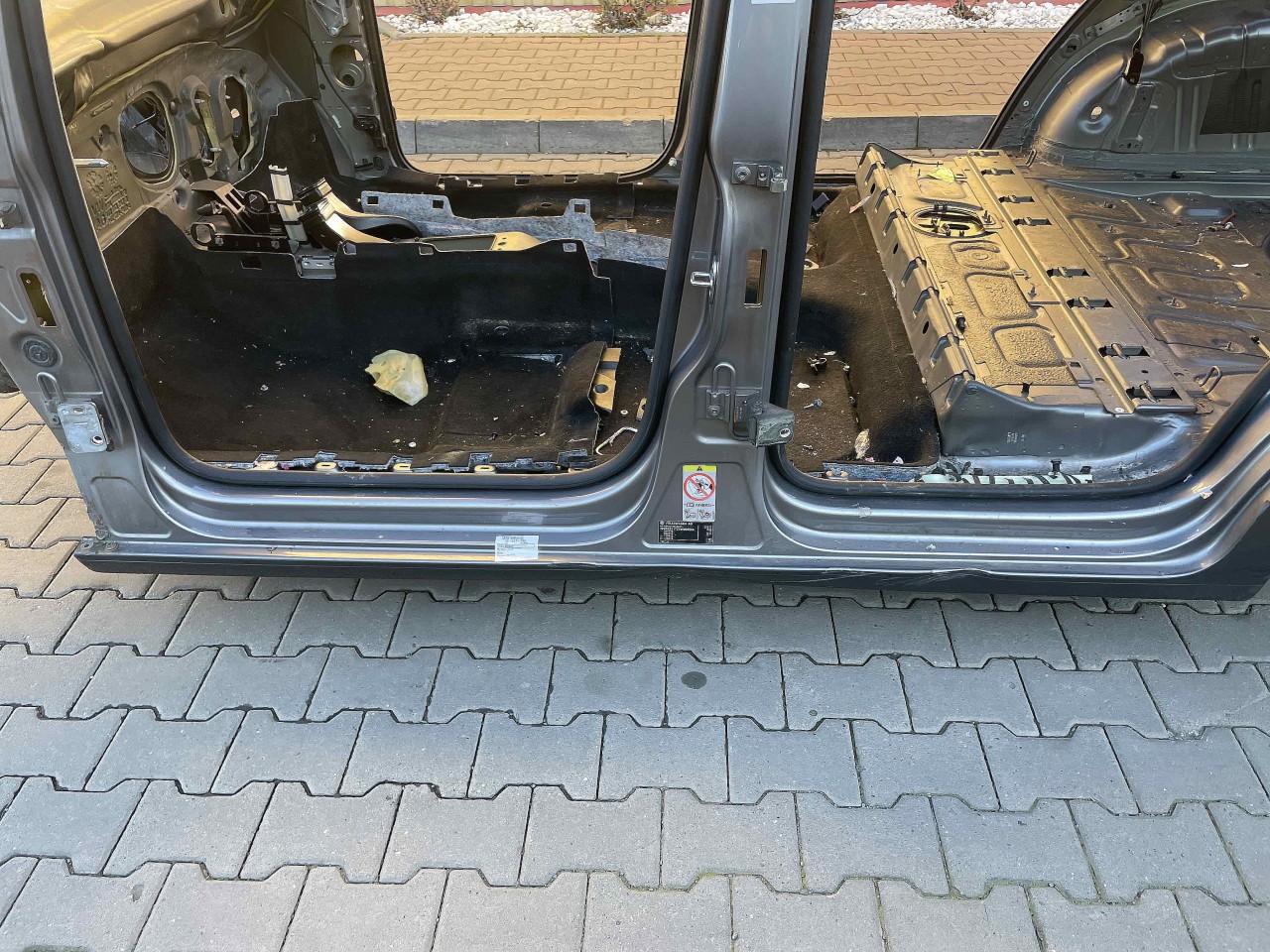 PRAG STANGA VW TOURAN - - (2007 2010)