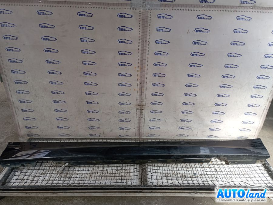 Praguri Dreapta Negru BMW 1 E81,E87 2004