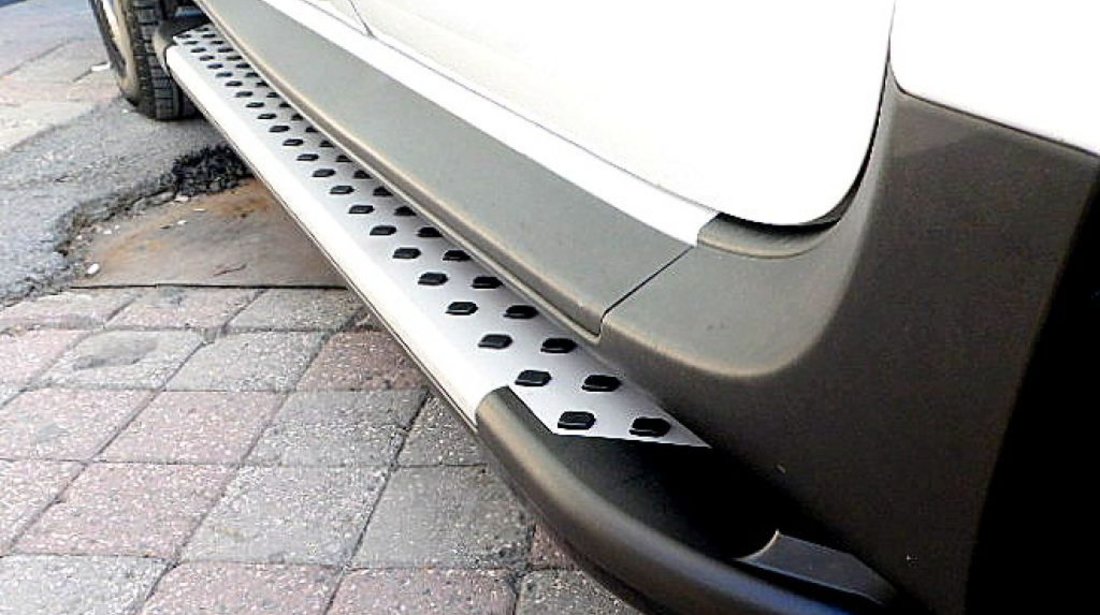 Praguri laterale tip treapta compatibile Dacia Duster 2010->