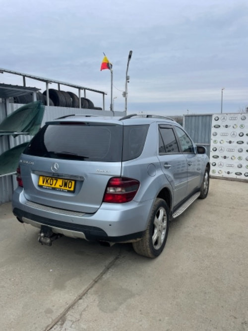 PRAGURI SCARITA MERCEDES ML W164