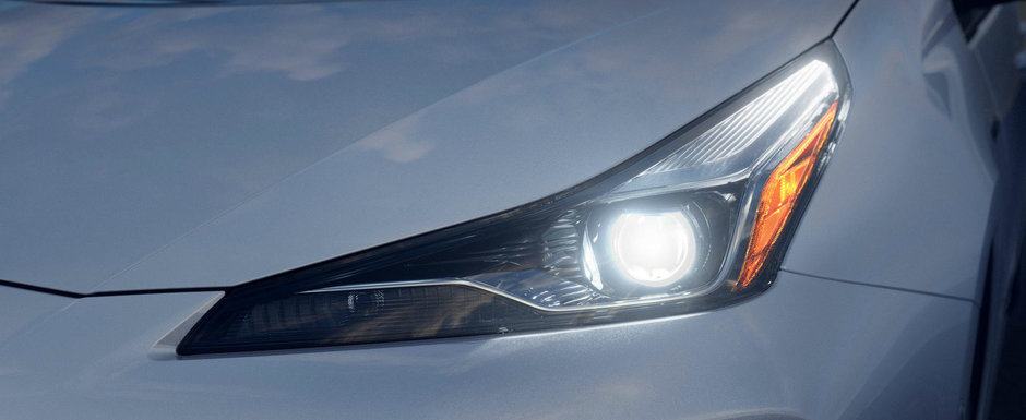 Premiera pentru TOYOTA. Acest model poate fi comandat pentru prima data cu tractiune integrala Premiera pentru TOYOTA. Acest model poate fi comandat pentru prima data cu tractiune integrala