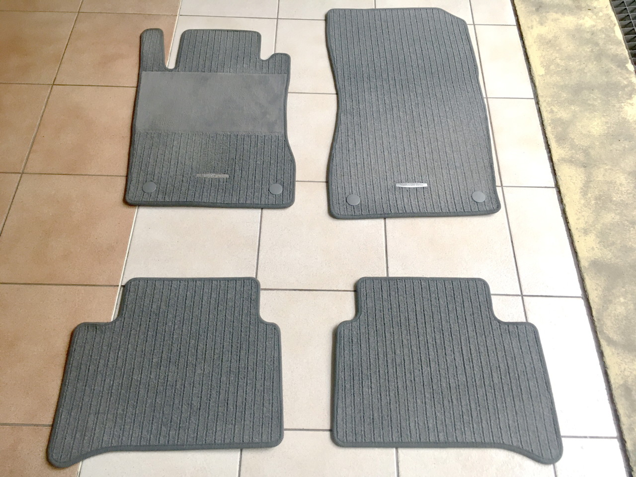 Presuri Originale Gri - Mercedes CLS W219 ( 2004 - 2010 )