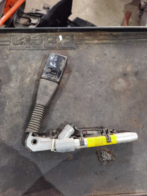 Pretensionar centura scaun dreapta fata BMW X6 E71
