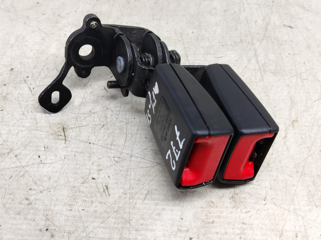 Pretensioner 8v0857739a Volkswagen VW Golf 7 [2012 - 2017] 1.6 tdi CLHA