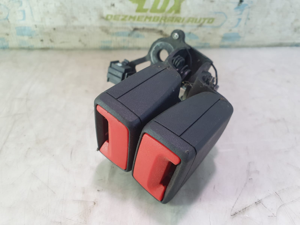 Pretensioner centura spate 3v0857739a Skoda Superb 3 [2015 - 2020] 2.0 tdi CRLB