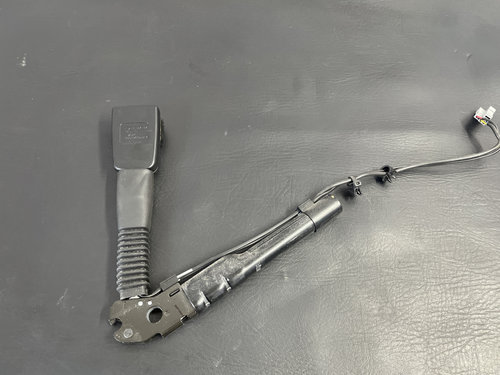 Pretensioner dreapta BMW E90 E91 20d, 177cp sedan 2011 (721356404)