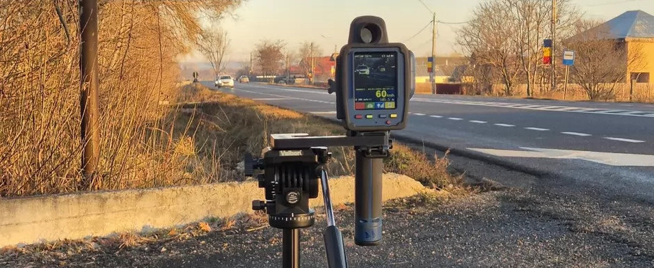 Prima amenda data de noile pistoale radar ale Politiei. O soferita a fost amendata cu 810 lei si 3 puncte de penalizare Prima amenda data de noile pistoale radar ale Politiei. O soferita a fost amendata cu 810 lei si 3 puncte de penalizare