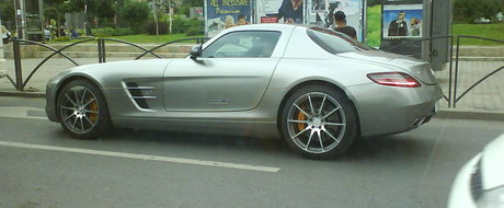 Prima imagine surprinsa cu Mercedes SLS in traficul bucurestean!