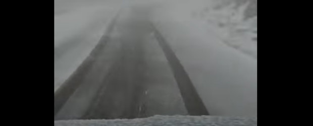 Prima ninsoare din acest sezon pe Transalpina! Imagini incredibile de pe cel mai inalt drum din Romania